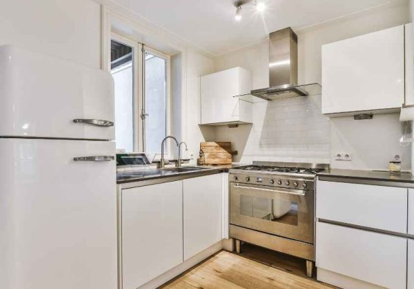 להוציא את המקסימום מהחלל: פתרונות אחסון למטבח קטן